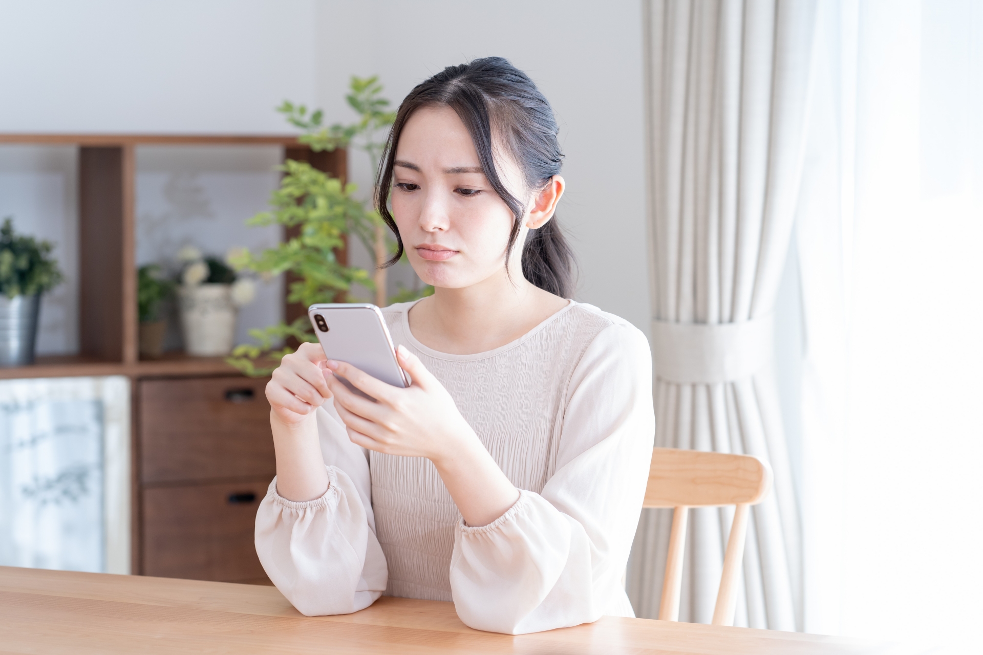通信制限とは?スマホの通信速度制限がかかる条件や確認・解除方法を詳しく解説!